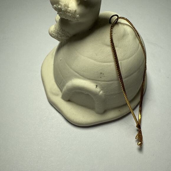 ARTIC KIDS OF ALASKA VINTAGE CHRISTMAS ORNAMENT ESKIMO GIRL ON IGLOO - Picture 3 of 6